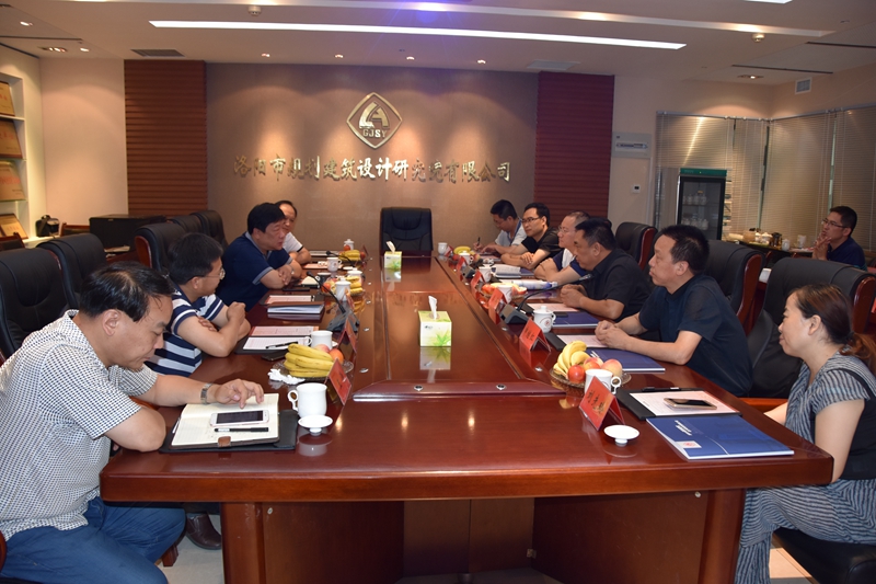 1499397533217224.jpg 5-雙方技術(shù)骨干就具體問題進行討論.jpg